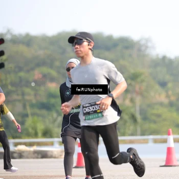 Runner Photo 6616573