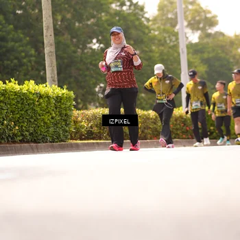 Runner Photo 6617003