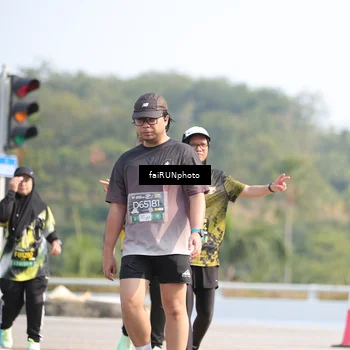 Runner Photo 6617042