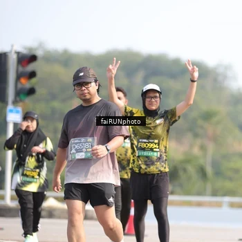 Runner Photo 6617070