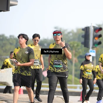 Runner Photo 6617118