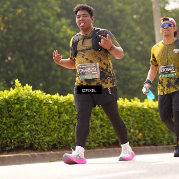 Runner Photo 6617312