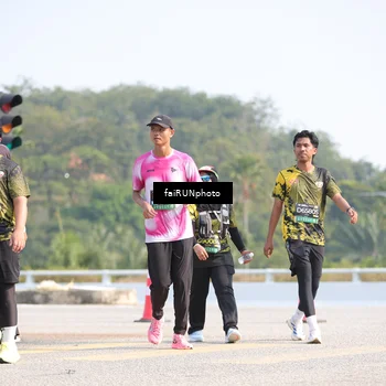 Runner Photo 6617660