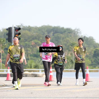 Runner Photo 6617662