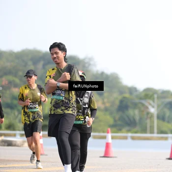 Runner Photo 6617692