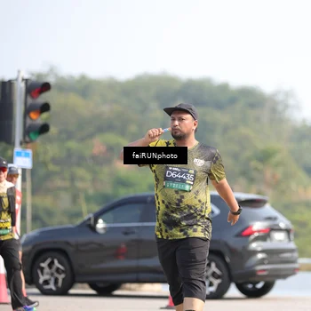 Runner Photo 6617876