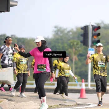 Runner Photo 6621290