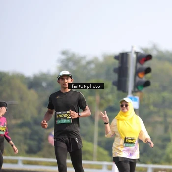 Runner Photo 6624856