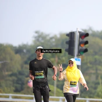 Runner Photo 6624857