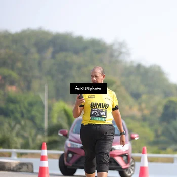 Runner Photo 6625053