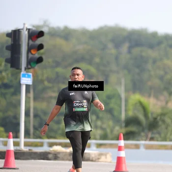 Runner Photo 6625072