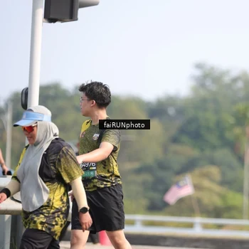 Runner Photo 6625073