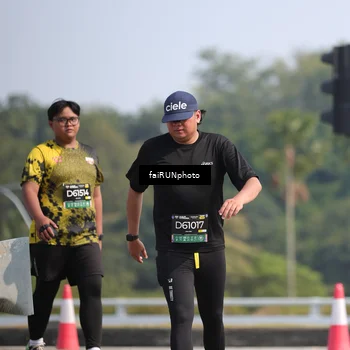Runner Photo 6626665
