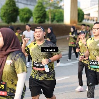Runner Photo 6627100