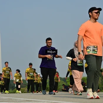 Runner Photo 6630363