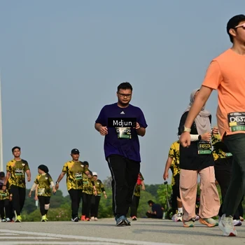 Runner Photo 6630373