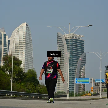 Runner Photo 6632024