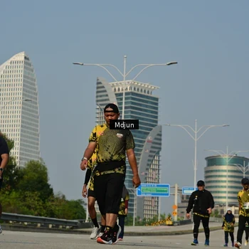 Runner Photo 6632044