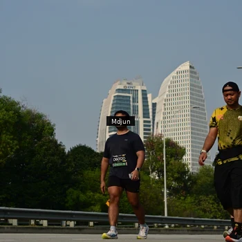 Runner Photo 6632049