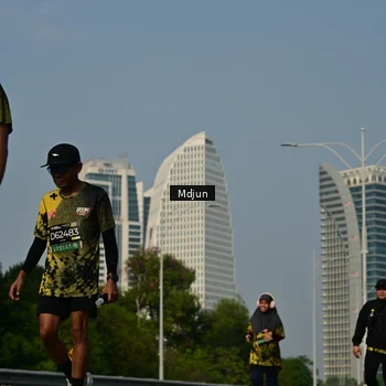 Runner Photo 6632055
