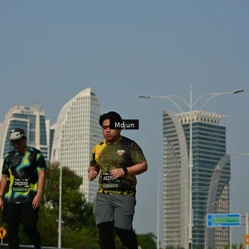 Runner Photo 6632105
