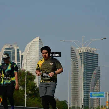 Runner Photo 6632106