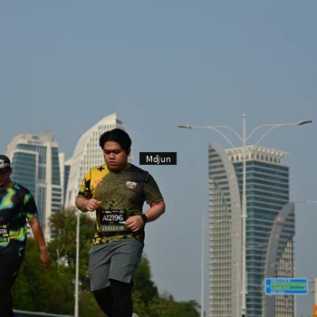 Runner Photo 6632109