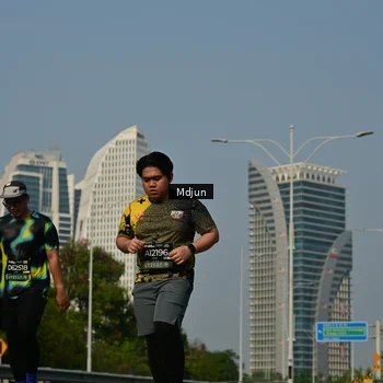 Runner Photo 6632111