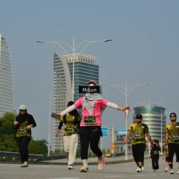Runner Photo 6632113