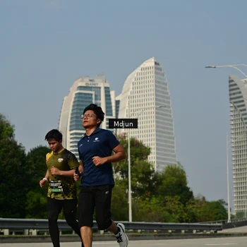 Runner Photo 6632333
