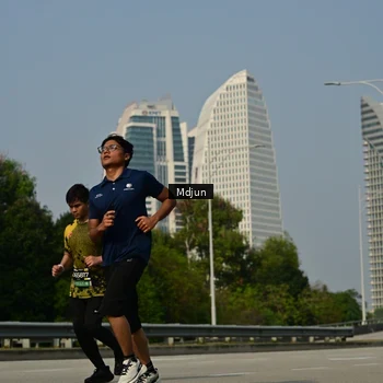 Runner Photo 6632338