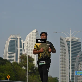 Runner Photo 6632890