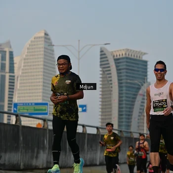 Runner Photo 6633438