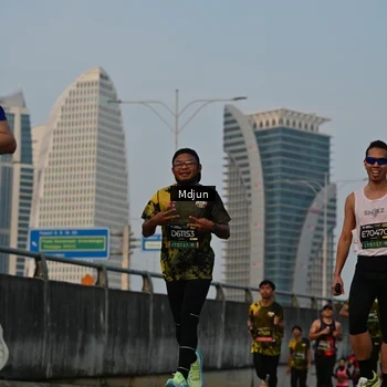 Runner Photo 6633442