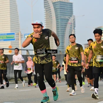 Runner Photo 6636176