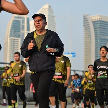 Runner Photo 6637353