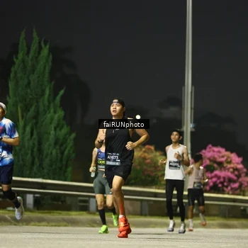 Runner Photo 6641005