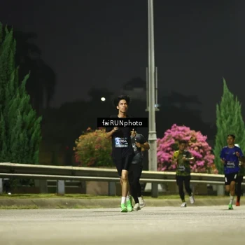 Runner Photo 6641109