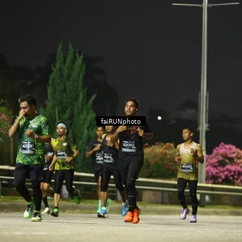 Runner Photo 6642275