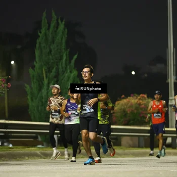 Runner Photo 6642898