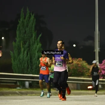 Runner Photo 6642990