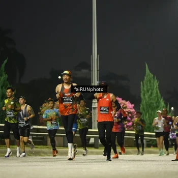 Runner Photo 6643592