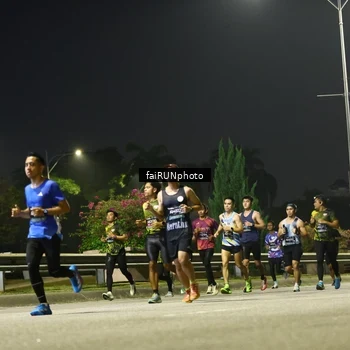 Runner Photo 6643746