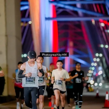 Runner Photo 6645200