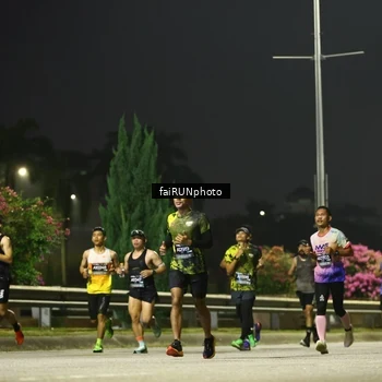 Runner Photo 6645547