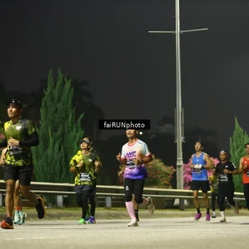Runner Photo 6645601