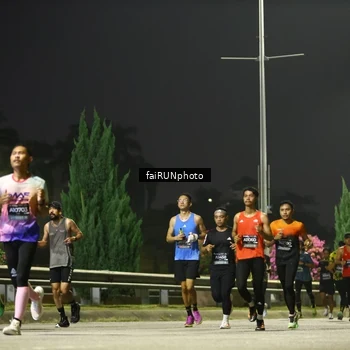 Runner Photo 6645631