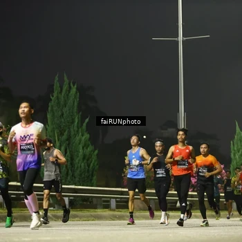 Runner Photo 6645639