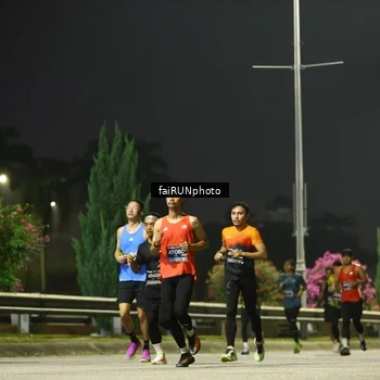 Runner Photo 6645689
