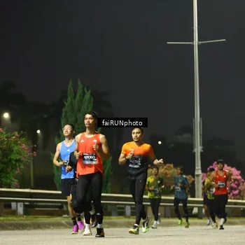 Runner Photo 6645695